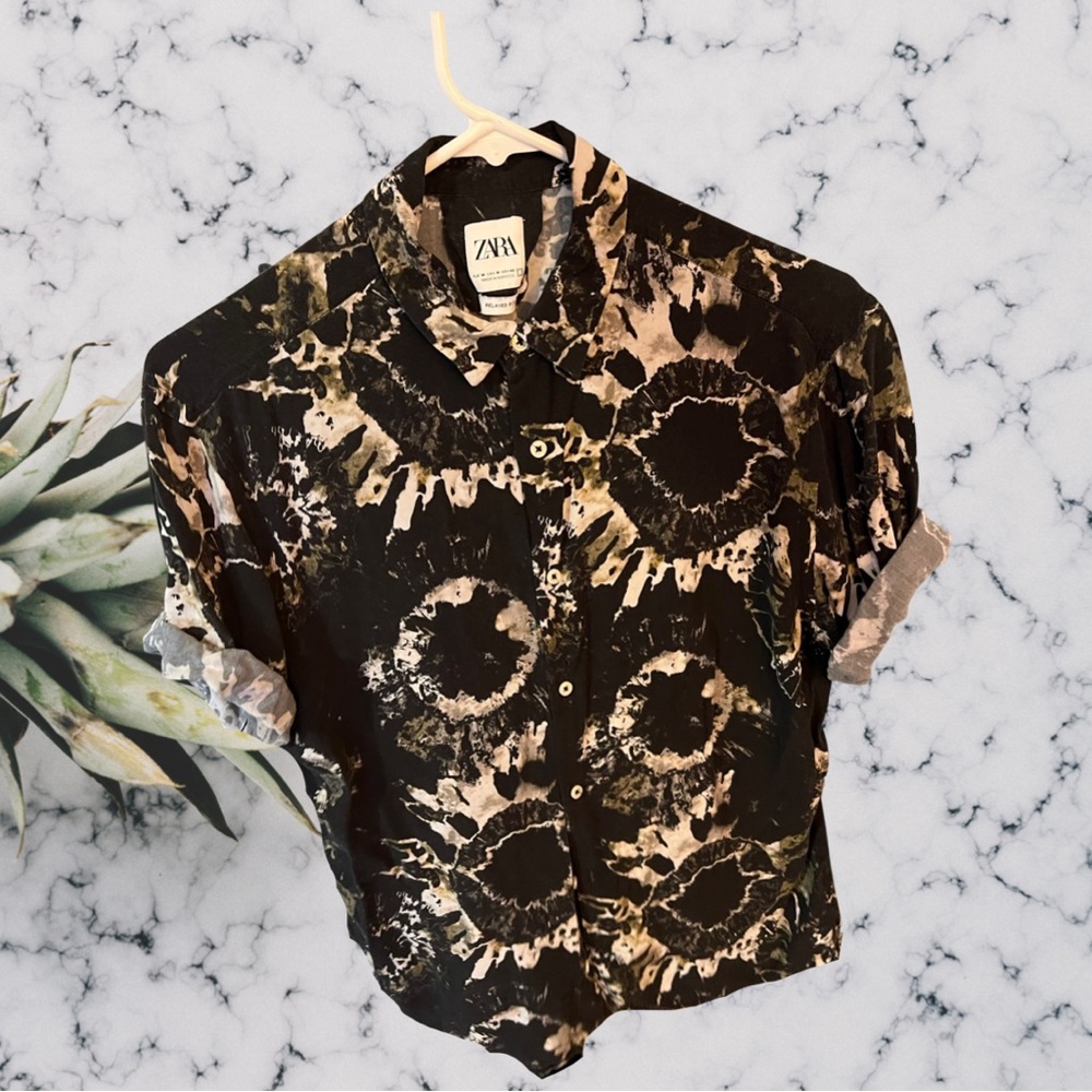 Zara black & white shormslrevr button up